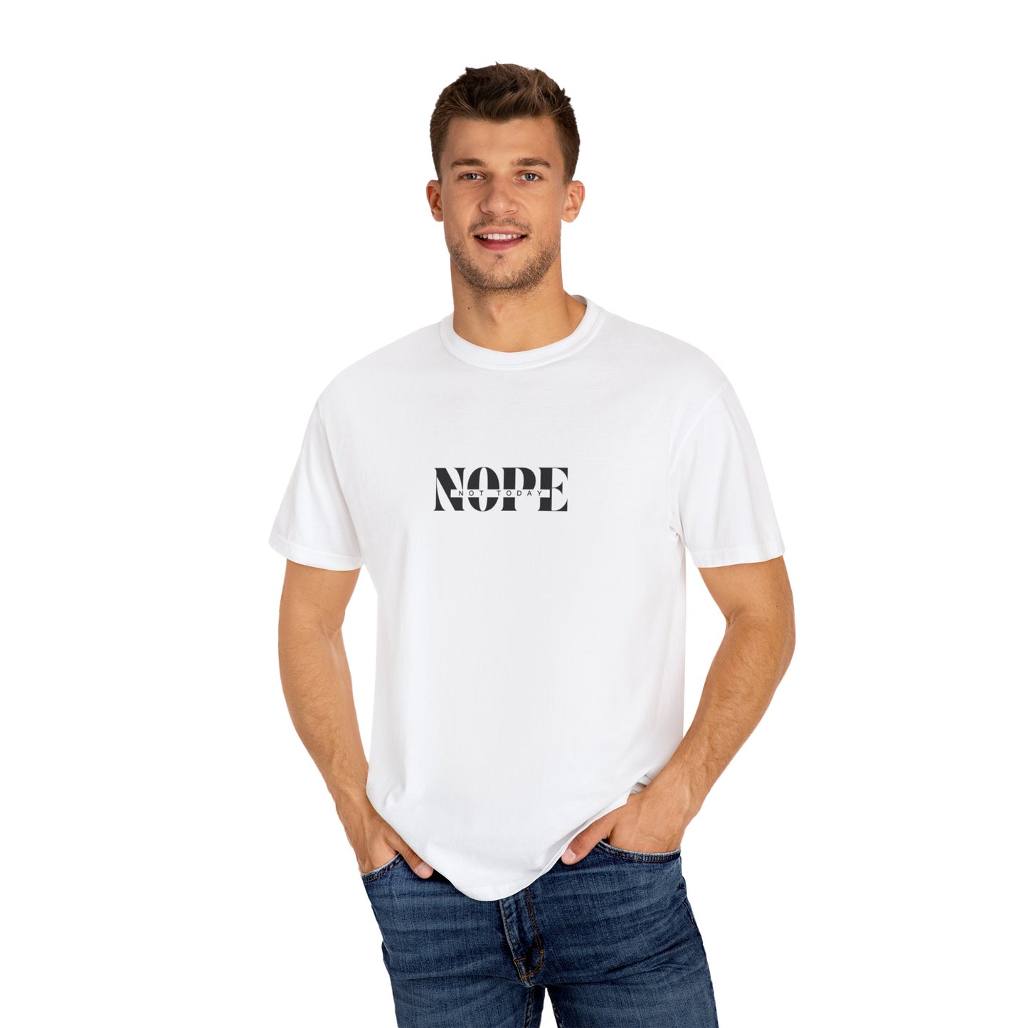 US Casual Statement T-Shirt with 'NOPE' Print, Ideal for Everyday Wear, Humorous Gift, Relaxed Fit Tee, Unisex Apparel for Comfort
